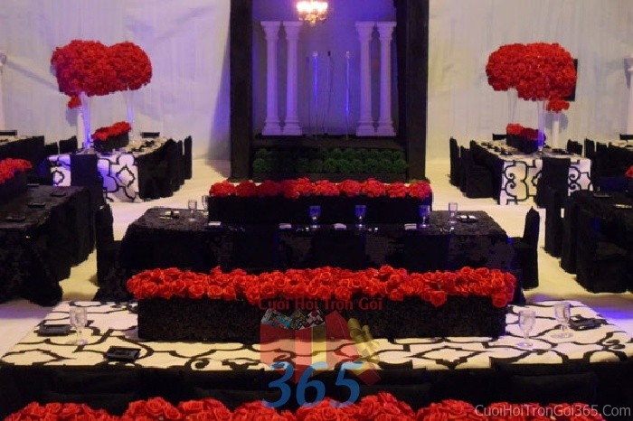 Trang trí không gian tiệc đám cưới màu đỏ đen cá tính, huyềTTNH49 : Mẫu cưới hỏi trọn gói 365 của công ty dịch vụ trang trí nhà tiệc cưới hỏi đẹp rẻ uy tín ở tại quận Tân Phú Sài Gòn TPHCM Gò Vấp