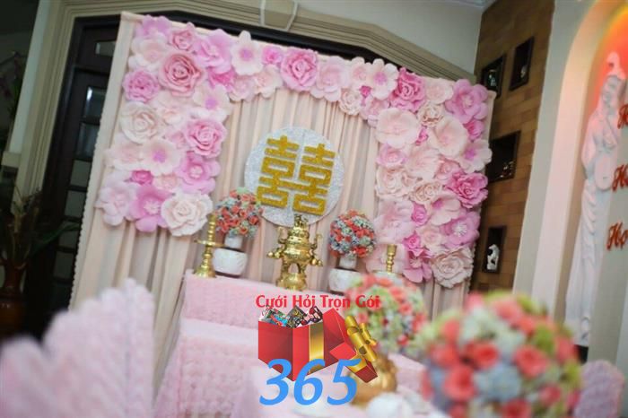 Trang trí nhà ngày cưới tông hồng kết hoa giấy : Mẫu cưới hỏi trọn gói 365 của công ty dịch vụ trang trí nhà tiệc cưới hỏi đẹp rẻ uy tín ở tại quận Tân Phú Sài Gòn TPHCM Gò Vấp