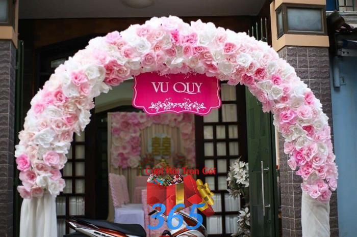 Cho thuê cổng cưới hoa giấy tông hồng : Mẫu cưới hỏi trọn gói 365 của công ty dịch vụ trang trí nhà tiệc cưới hỏi đẹp rẻ uy tín ở tại quận Tân Phú Sài Gòn TPHCM Gò Vấp