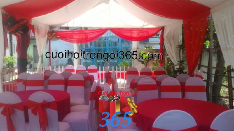 Cho thuê bàn ghế dựa màu đỏ đãi tiệc đám cưới sự kiện BG22 : Mẫu cưới hỏi trọn gói 365 của công ty dịch vụ trang trí nhà tiệc cưới hỏi đẹp rẻ uy tín ở tại quận Tân Phú Sài Gòn TPHCM Gò Vấp