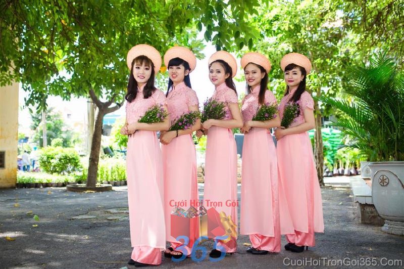 dịch vụ cưới hỏi trọn gói - Cho thuê đội ngũ bưng mâm quả nữ trong trang phục áo dài mới đẹp hiện đại  BQNU66