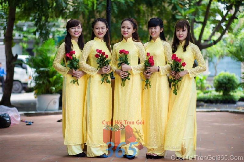 dịch vụ cưới hỏi trọn gói - Cho thuê nhân viên bưng mâm quả nữ trong trang phục áo dài mới đẹp hiện đại  BQNU47