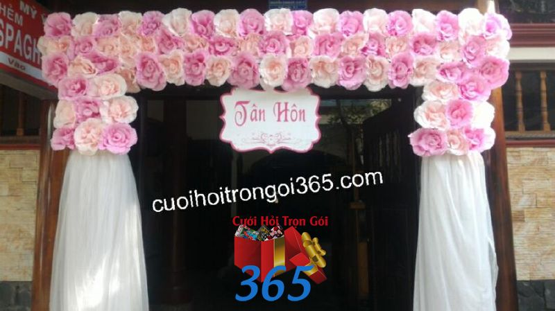 Cổng cưới hoa giấy tông trắng hồng nhẹ nhàng CHG29 : Mẫu cưới hỏi trọn gói 365 của công ty dịch vụ trang trí nhà tiệc cưới hỏi đẹp rẻ uy tín ở tại quận Tân Phú Sài Gòn TPHCM Gò Vấp