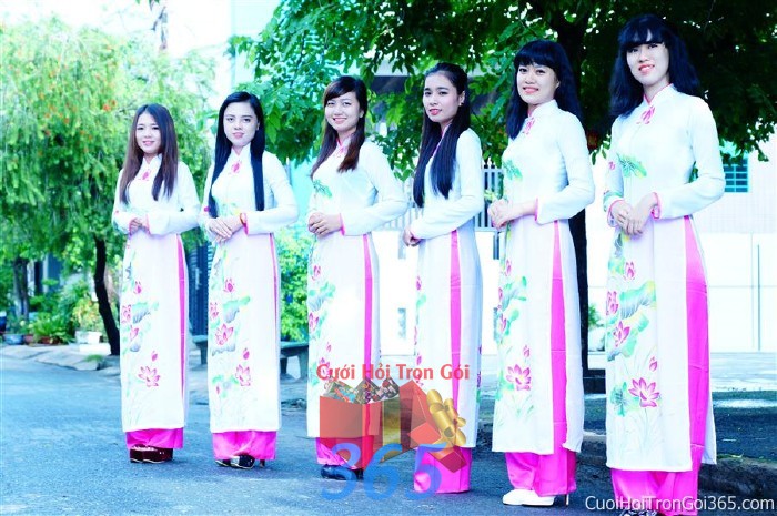 dịch vụ cưới hỏi trọn gói - Cung cấp cho thuê đội ngũ nhân viên bưng quả nữ với đồng phục nữ áo dài trắng hoa sen và quần vải phi bóng màu hồng BQNU27
