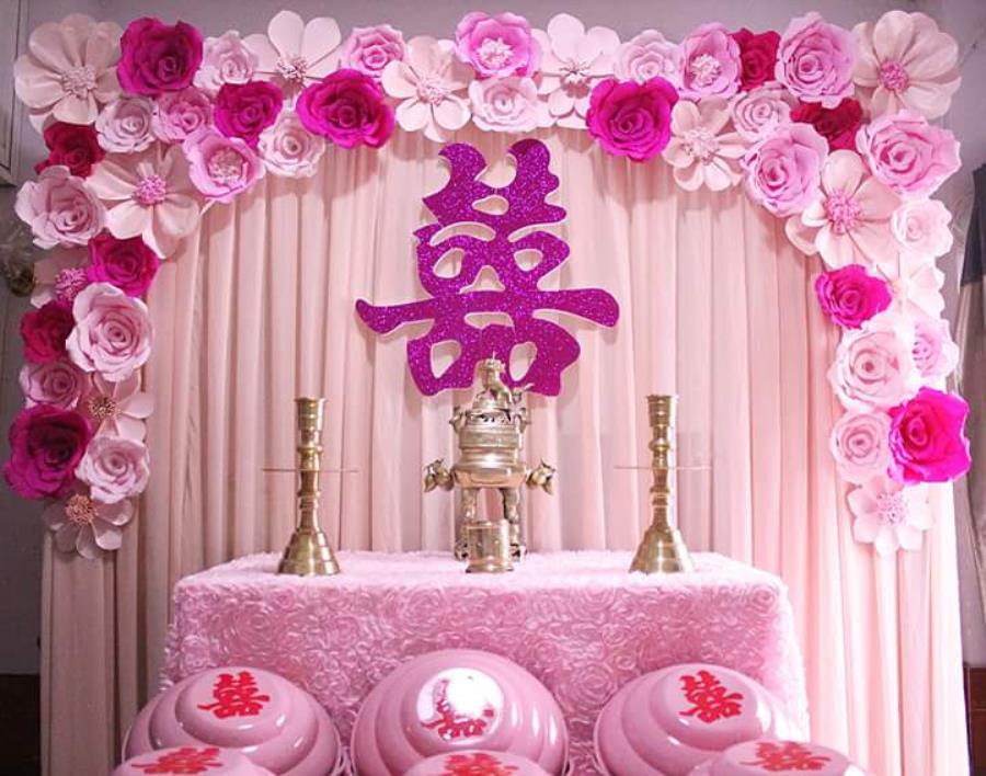 Trang trí bàn thờ gia tiên ngày cưới với hoa giấy tông tím hồng BT40 : Mẫu cưới hỏi trọn gói 365 của công ty dịch vụ trang trí nhà tiệc cưới hỏi đẹp rẻ uy tín ở tại quận Tân Phú Sài Gòn TPHCM Gò Vấp