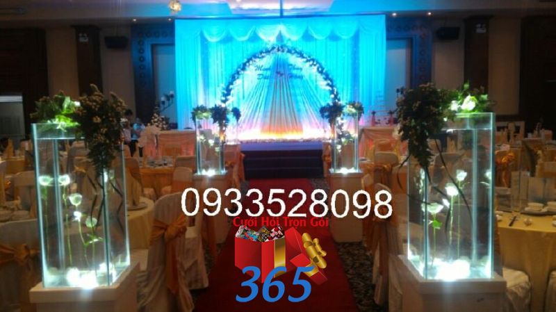 Trang trí sân khấu cho tiệc cưới nhà hàng SKNH33 : Mẫu cưới hỏi trọn gói 365 của công ty dịch vụ trang trí nhà tiệc cưới hỏi đẹp rẻ uy tín ở tại quận Tân Phú Sài Gòn TPHCM Gò Vấp