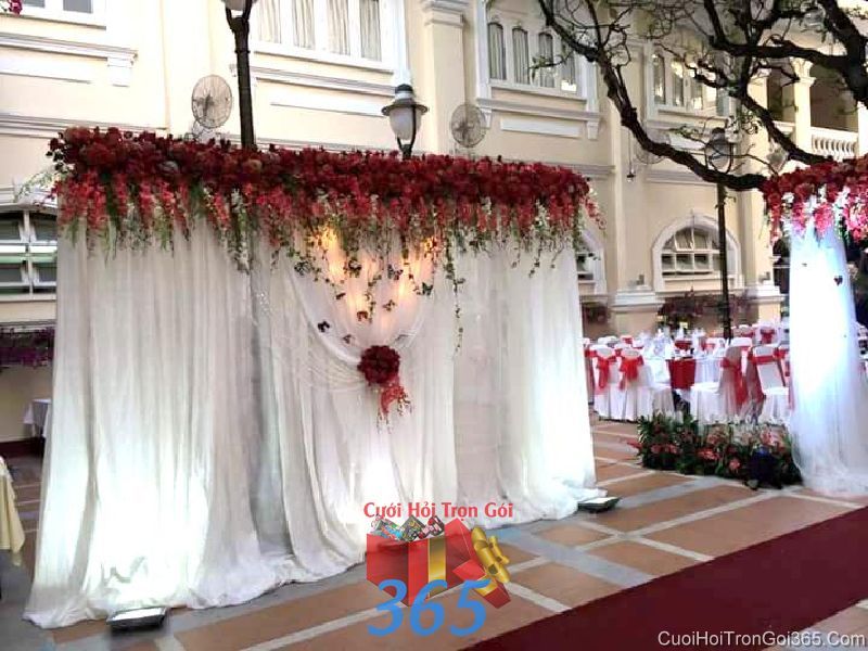 Trang trí sân khấu tiệc cưới nhà hàng với phong cưới hoa lan rự SKNH29 : Mẫu cưới hỏi trọn gói 365 của công ty dịch vụ trang trí nhà tiệc cưới hỏi đẹp rẻ uy tín ở tại quận Tân Phú Sài Gòn TPHCM Gò Vấp
