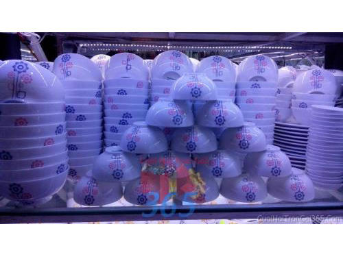 Shop dịch vụ cưới hỏi cưới hỏi 365 | công ty, shop cưới hỏi: trang trí nhà đám cưới, bàn thờ gia tiên, cắt dán chữ; cổng hoa tươi, cổng hoa vải, hoa cầm tay, hoa để bàn, hoa trang trí ngày cưới; mâm quả cưới hỏi, nhân sự bưng quả ; cho thuê bàn ghế, nhà bạt, khung rạp - Cho thuê trọn bộ chén dĩa muỗng đũa để đãi tiệc ăn uống cướiVDDC05
