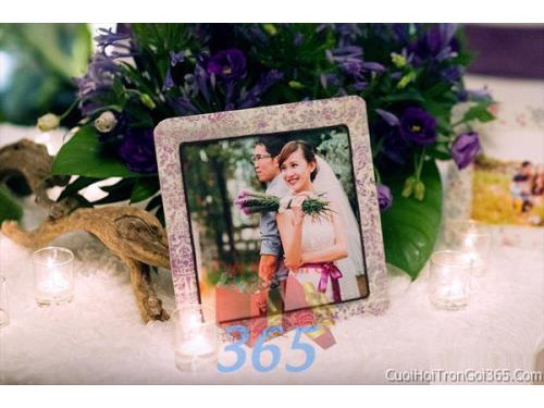Phụ kiện khung hình cưới trang trí đám cưới, không gian tiệc nhà hàng sang trọng ấn tượng PKC09 : Mẫu cưới hỏi trọn gói 365 của công ty dịch vụ trang trí nhà tiệc cưới hỏi đẹp rẻ uy tín ở tại quận Tân Phú Sài Gòn TPHCM Gò Vấp