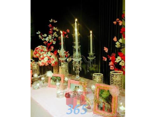 Phụ kiện khung hình cưới trang trí đám cưới, không gian tiệc nhà hàng sang trọng ấn tượng PKC11 : Mẫu cưới hỏi trọn gói 365 của công ty dịch vụ trang trí nhà tiệc cưới hỏi đẹp rẻ uy tín ở tại quận Tân Phú Sài Gòn TPHCM Gò Vấp