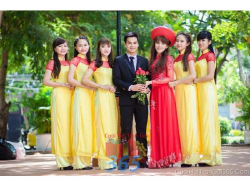 Shop dịch vụ cưới hỏi cưới hỏi 365 | công ty, shop cưới hỏi: trang trí nhà đám cưới, bàn thờ gia tiên, cắt dán chữ; cổng hoa tươi, cổng hoa vải, hoa cầm tay, hoa để bàn, hoa trang trí ngày cưới; mâm quả cưới hỏi, nhân sự bưng quả ; cho thuê bàn ghế, nhà bạt, khung rạp - Cho thuê áo dài cưới cô dâu và đồng phục phụ dâu  DP88