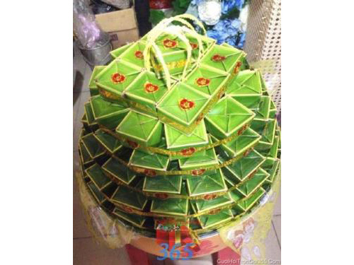 Mâm quả cưới hỏi bánh phu thê ngon xếp cao làm lễ vật đính hôn, đám  MQ35 : Mẫu cưới hỏi trọn gói 365 của công ty dịch vụ trang trí nhà tiệc cưới hỏi đẹp rẻ uy tín ở tại quận Tân Phú Sài Gòn TPHCM Gò Vấp